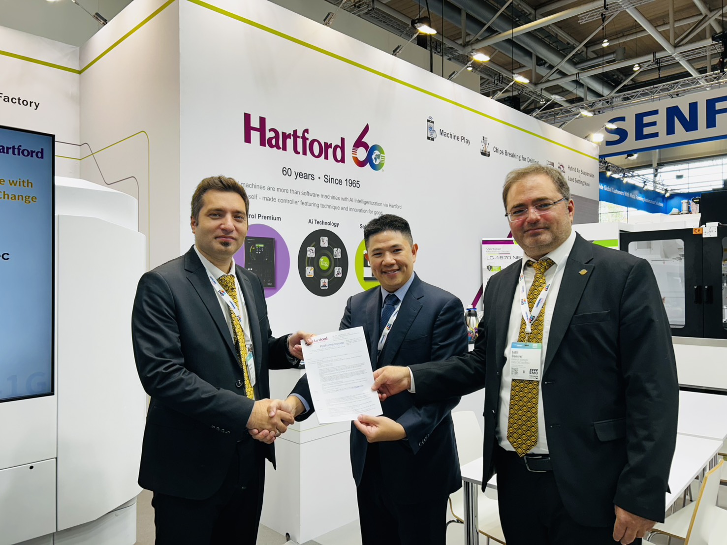 emo2025.jpg emo2025.jpg